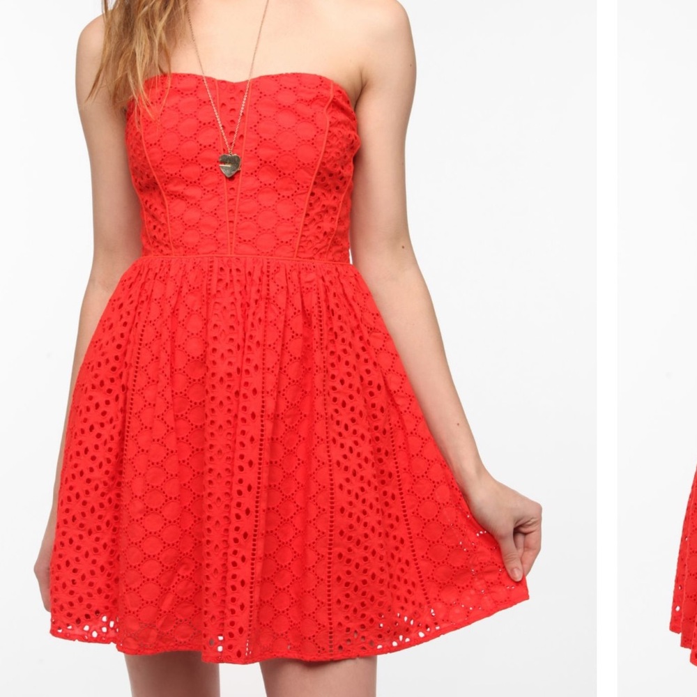 URBAN OUTFITTERS EYELET EMBROIDERY SUMMER DRESS / STRAPLESS KIMCHI BLUE DRESS